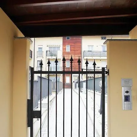 아파트 Domus Milano Sul Naviglio-free Parking-nocitytax 트레자노술나비글리오